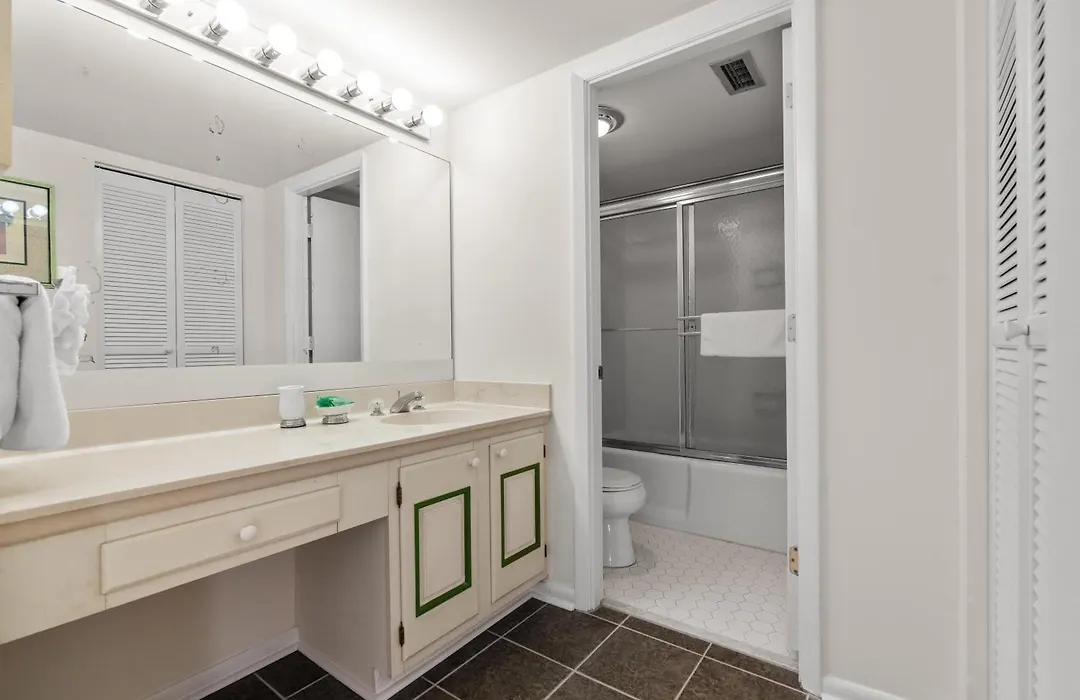 Arcadian II 11E - Oceanfront - Shore Drive Section-1